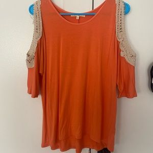 Peekabo shoulder shirt